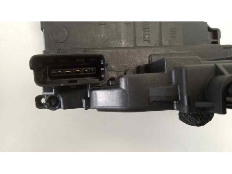Recambio de cerradura puerta trasera derecha para renault laguna iii authentique referencia OEM IAM 825000003R  