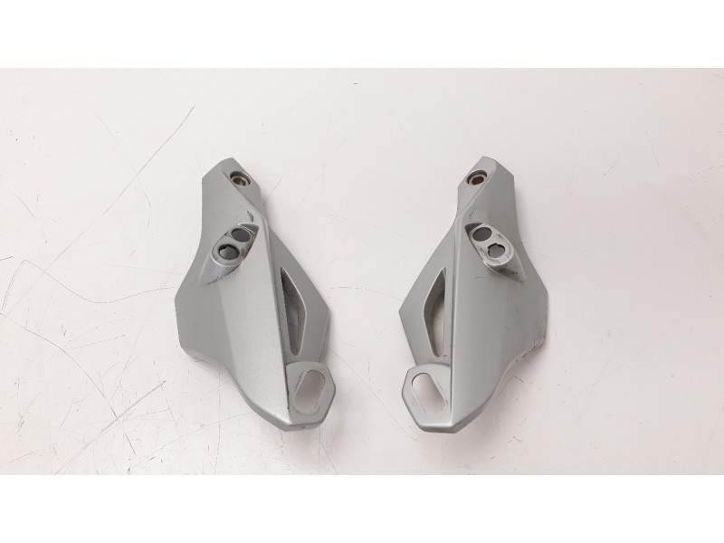 Recambio de moldura para bmw r 1200 rs referencia OEM IAM 46637697224  