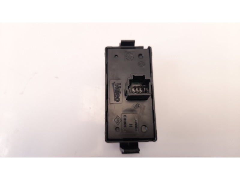 Recambio de warning para dacia sandero stepway referencia OEM IAM E3160101  