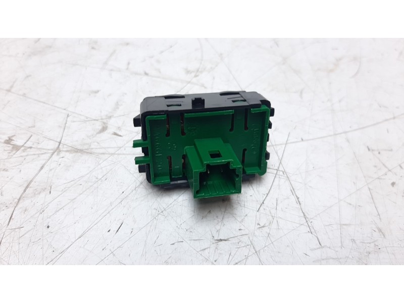 Recambio de interruptor para renault clio iv 0.9 referencia OEM IAM 251534917R  