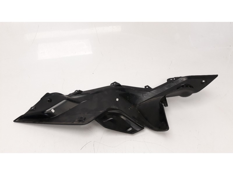 Recambio de moldura para bmw r 1200 rs referencia OEM IAM 46638545319  