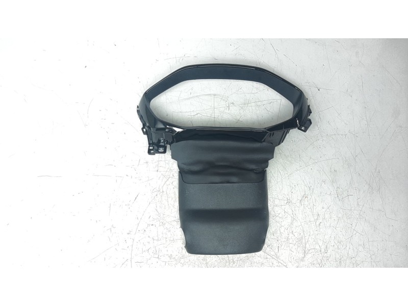 Recambio de moldura para kia niro referencia OEM IAM 84832G5AA0  