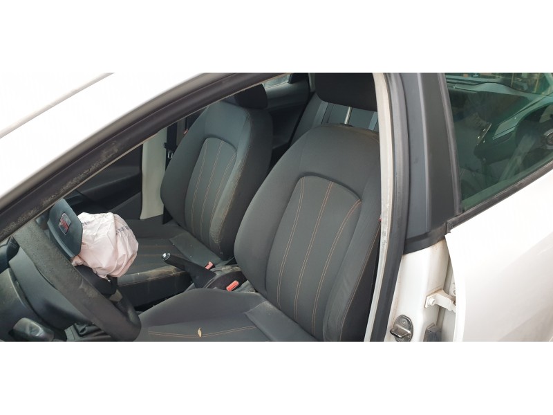 seat ibiza (6j5) del año 2008