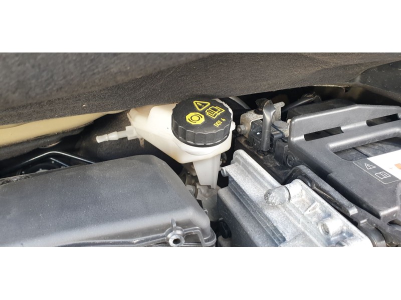 Recambio de bomba freno para peugeot 3008 allure referencia OEM IAM 1638051480  