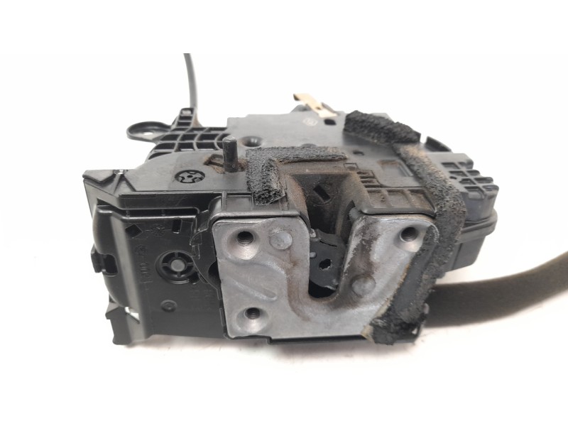 Recambio de cerradura puerta trasera derecha para renault clio iv 1.2 16v referencia OEM IAM 825002104R  