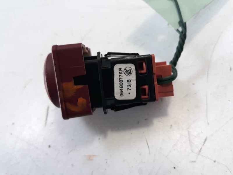 Recambio de warning para citroen c4 coupe by loeb referencia OEM IAM 96480877KR  
