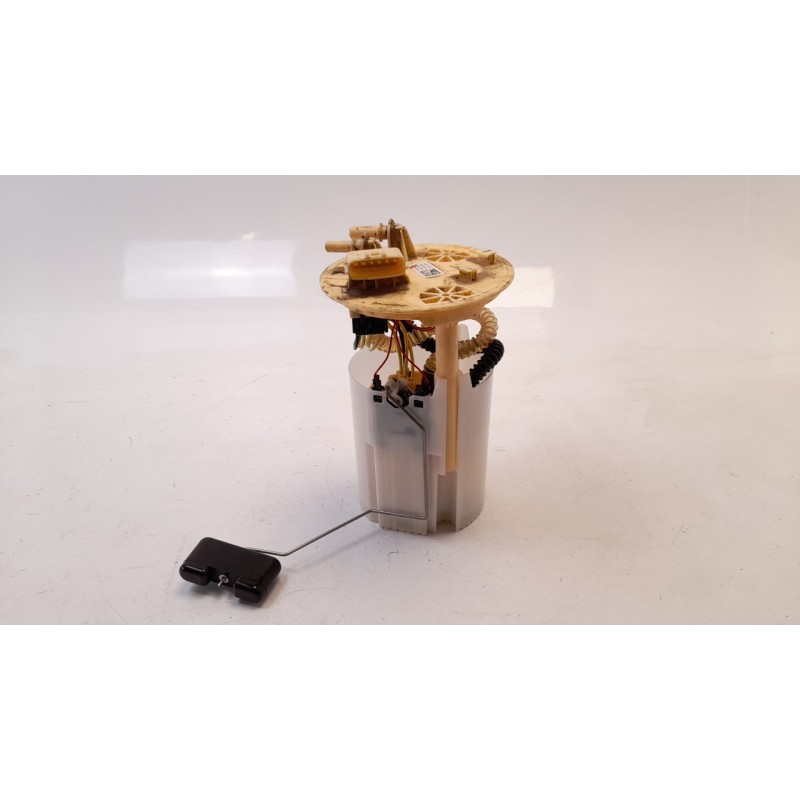 Recambio de bomba combustible para renault megane iv berlina 5p 1.5 dci diesel fap energy referencia OEM IAM 172027799R 05802033