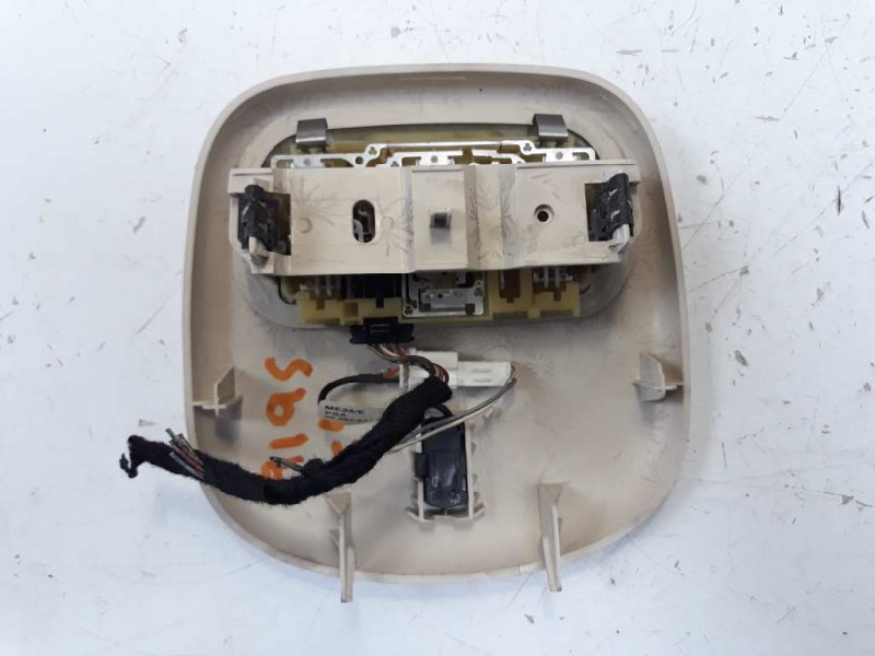 Recambio de luz interior para citroen c4 coupe by loeb referencia OEM IAM   