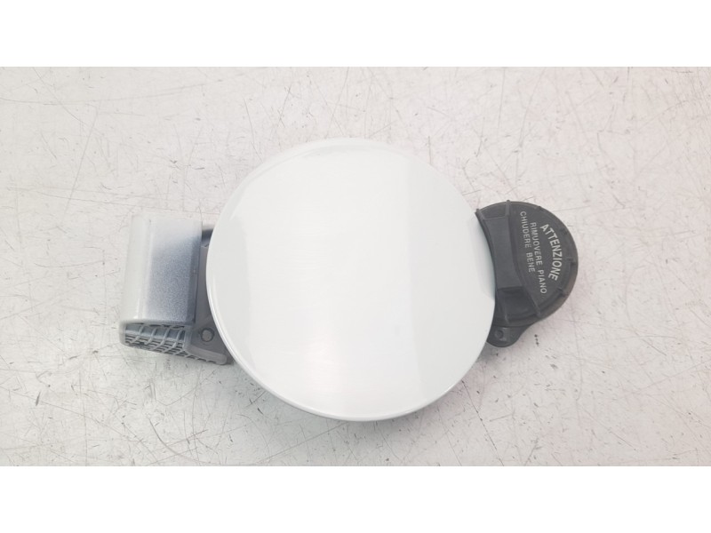 Recambio de tapa exterior combustible para kia carens ( ) 1.6 gdi cat referencia OEM IAM 31030A4000  