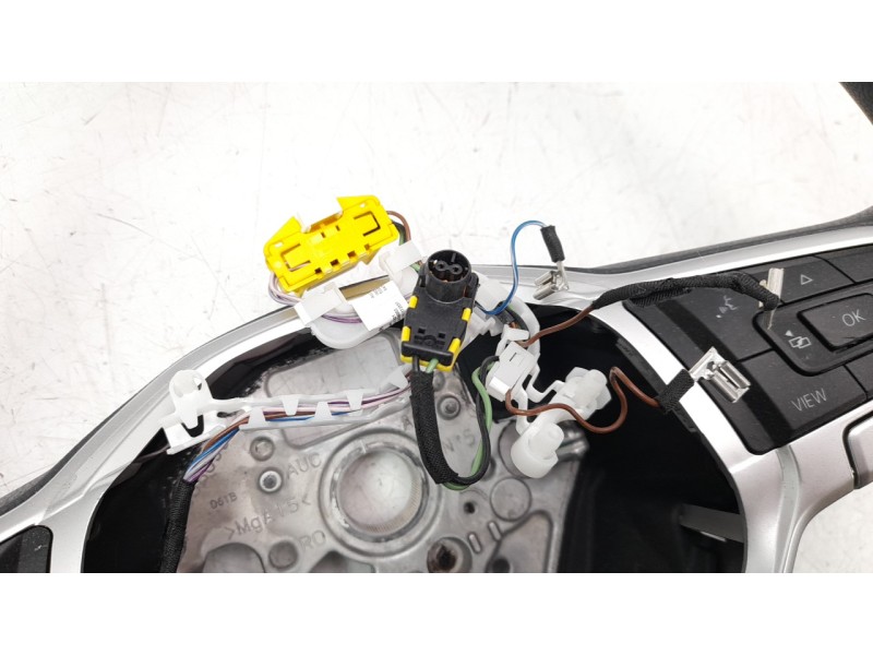 Recambio de volante para volkswagen polo 1.0 tsi referencia OEM IAM 3S096900C  