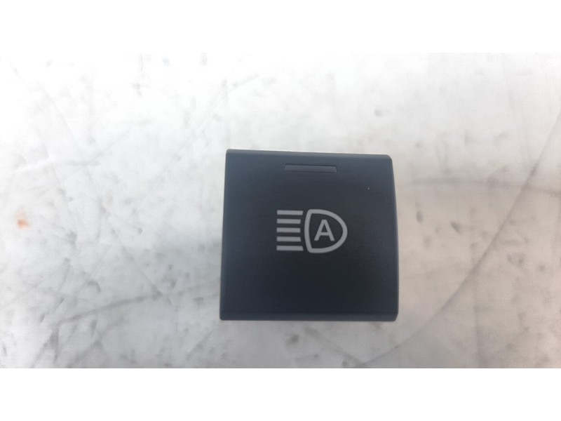 Recambio de interruptor para toyota corolla (e21) referencia OEM IAM 8415312010  