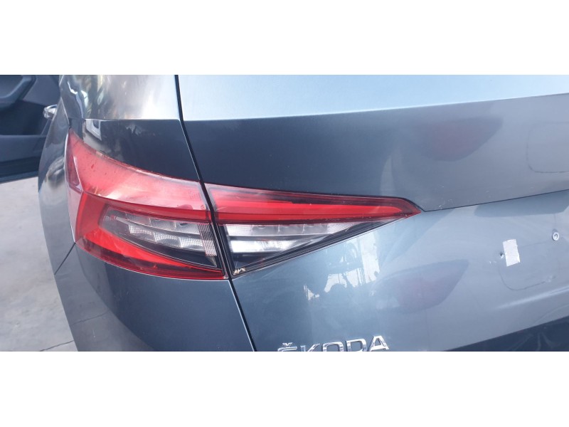 Recambio de piloto trasero izquierdo interior para skoda kodiaq ambition referencia OEM IAM 565945307B  