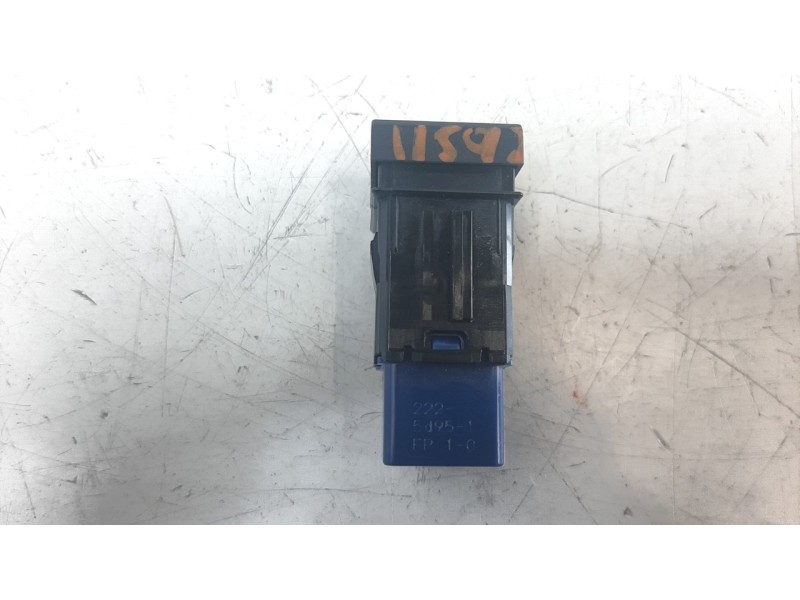 Recambio de interruptor para toyota corolla (e21) referencia OEM IAM 8415312010  