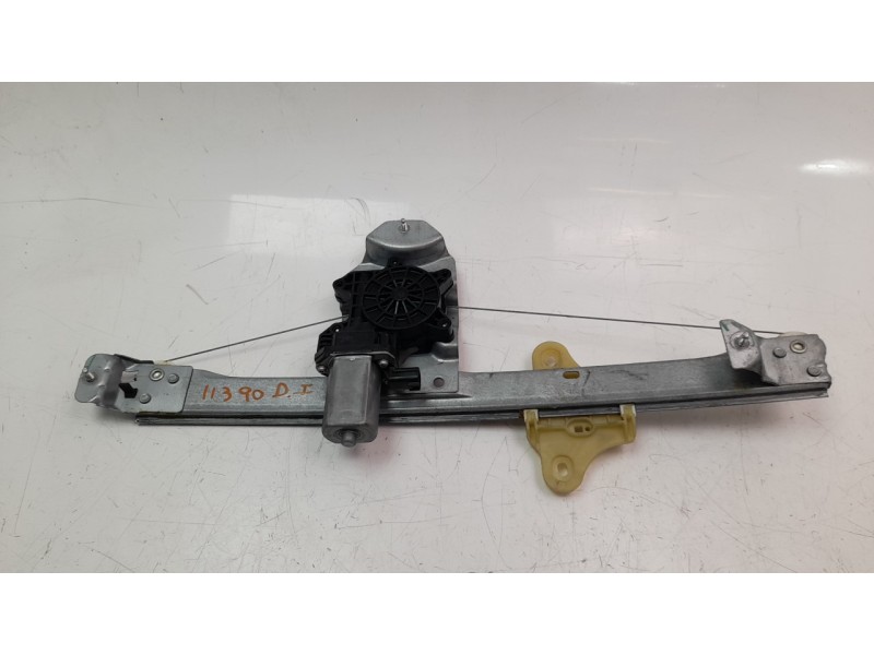 Recambio de elevalunas delantero izquierdo para renault clio iv 1.2 16v referencia OEM IAM 807213867R 106199616 115237