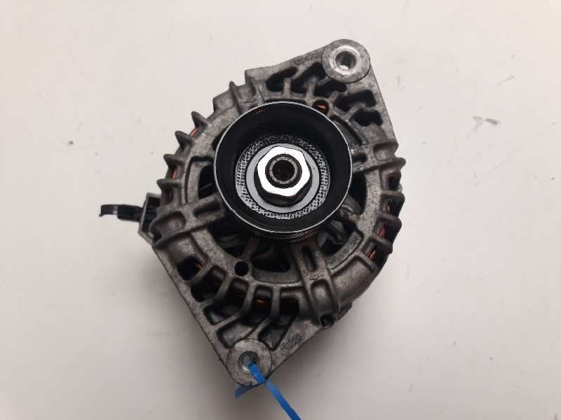 Recambio de alternador para kia sportage drive 4x2 referencia OEM IAM 373002B600  