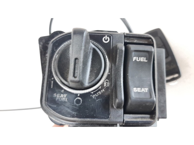 Recambio de conmutador de arranque para honda pcx 125 referencia OEM IAM 35100K1ZJ11  