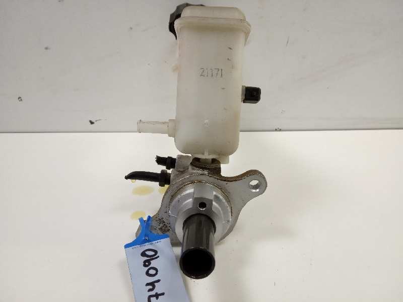 Recambio de bomba freno para kia sportage drive 4x2 referencia OEM IAM 585102S101  