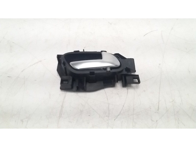 Recambio de maneta interior delantera derecha para peugeot 208 1.6 16v hdi fap referencia OEM IAM 96555516VV  
