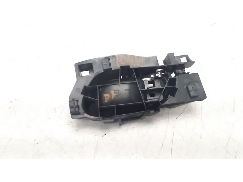 Recambio de maneta interior delantera derecha para peugeot 208 1.6 16v hdi fap referencia OEM IAM 96555516VV  