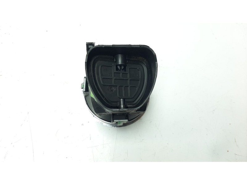 Recambio de rejilla aireadora para fiat nuova 500 (150) abarth referencia OEM IAM 226614  