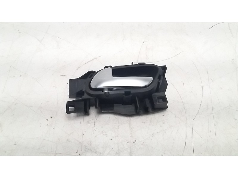 Recambio de maneta interior delantera izquierda para peugeot 208 1.6 16v hdi fap referencia OEM IAM 96555518VV  