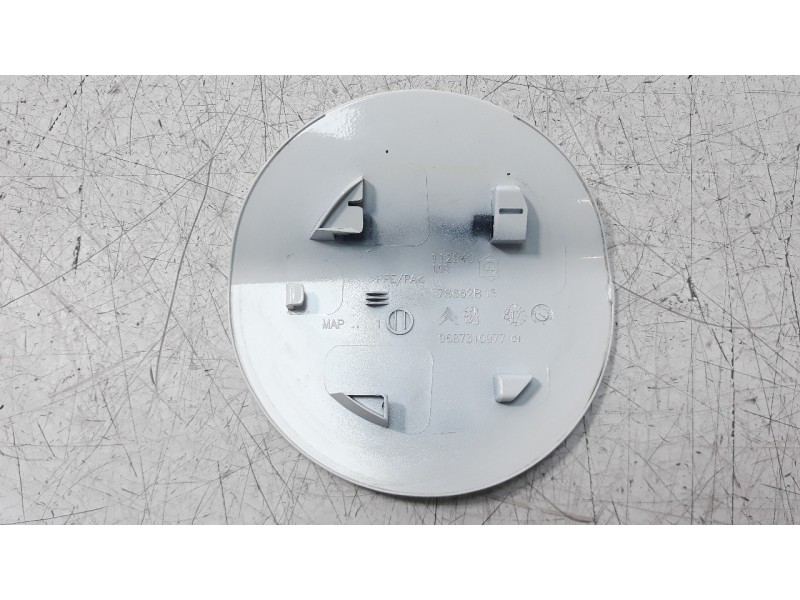 Recambio de tapa exterior combustible para citroen c4 lim. live edition referencia OEM IAM 9687310977  