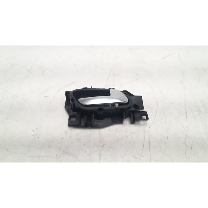 Recambio de maneta interior trasera derecha para peugeot 208 1.6 16v hdi fap referencia OEM IAM 96555516VV  