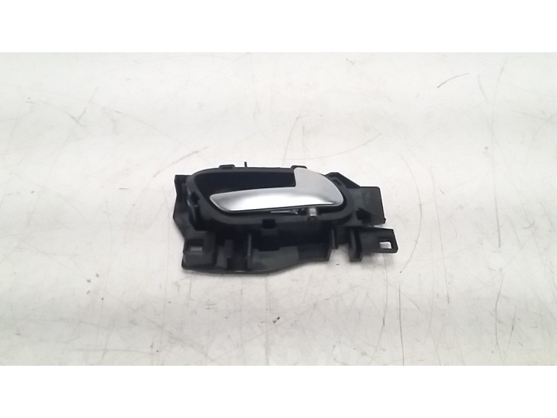Recambio de maneta interior trasera derecha para peugeot 208 1.6 16v hdi fap referencia OEM IAM 96555516VV  