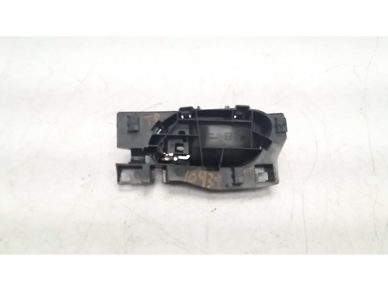 Recambio de maneta interior trasera derecha para peugeot 208 1.6 16v hdi fap referencia OEM IAM 96555516VV  