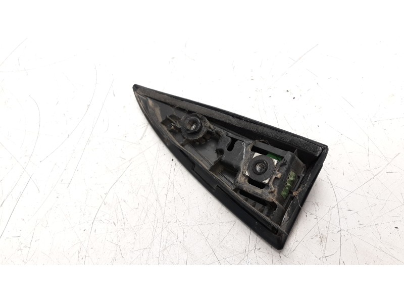 Recambio de moldura para renault clio iv 1.2 16v referencia OEM IAM 960339301R  
