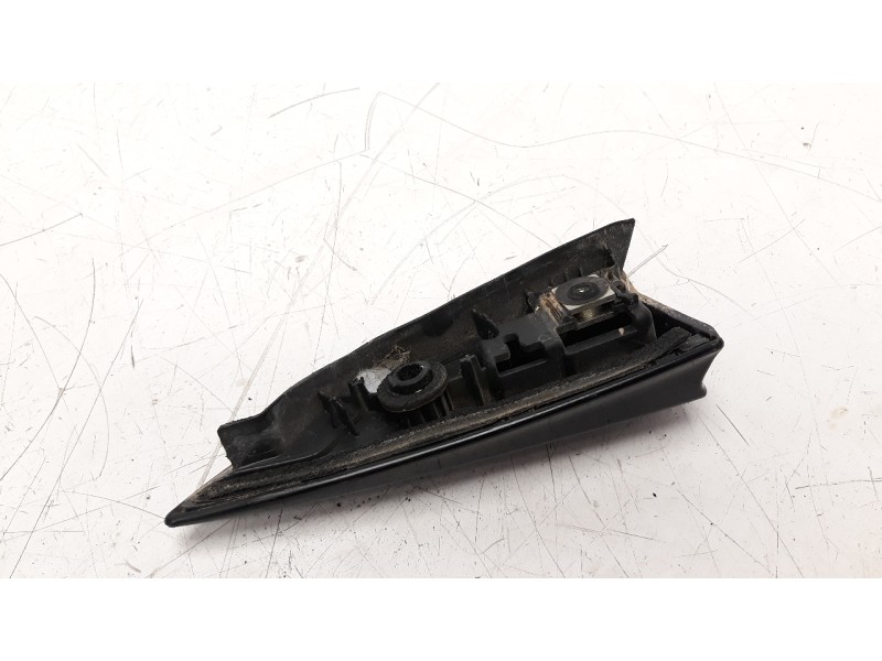 Recambio de moldura para renault clio iv 1.2 16v referencia OEM IAM 960325616R  