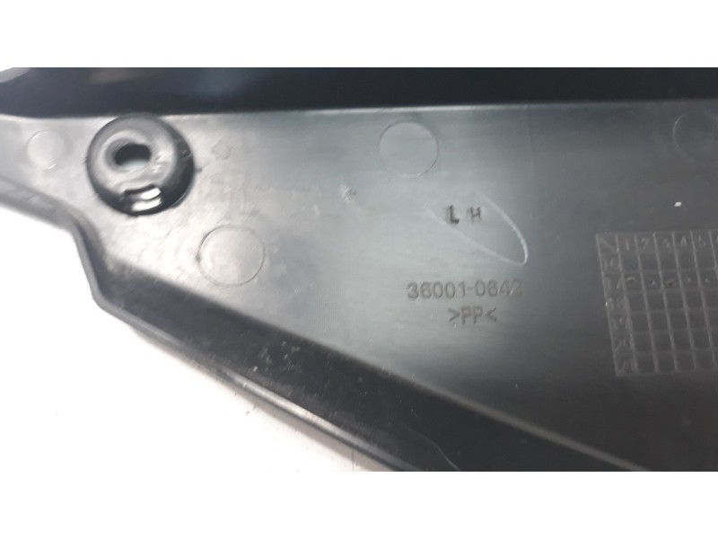 Recambio de moldura para kawasaki ninja 650 referencia OEM IAM 360010642  