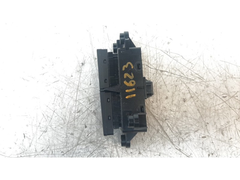 Recambio de interruptor para kia niro referencia OEM IAM 93600G5310  