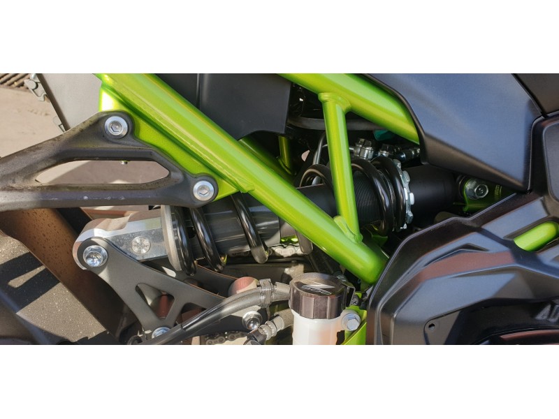 Recambio de amortiguador trasero para kawasaki z 900 z 900 referencia OEM IAM 450140646  