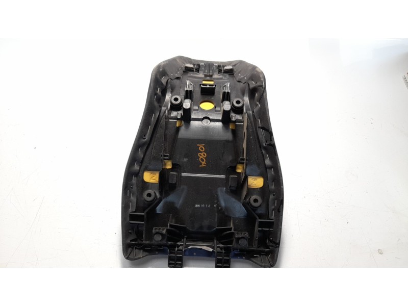 Recambio de asiento para honda crf 1100l africa twin referencia OEM IAM 77100MKSE21ZB  