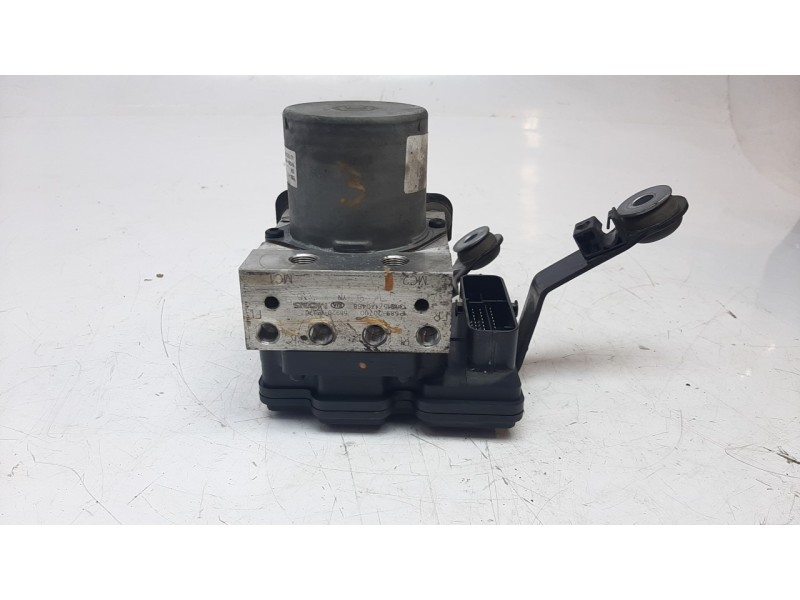 Recambio de abs para kia venga 1.6 crdi cat referencia OEM IAM 589201P270  