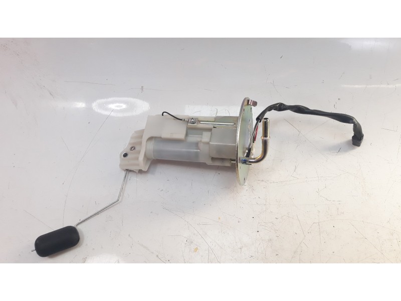 Recambio de bomba combustible para kawasaki ninja 650 referencia OEM IAM 490400754  