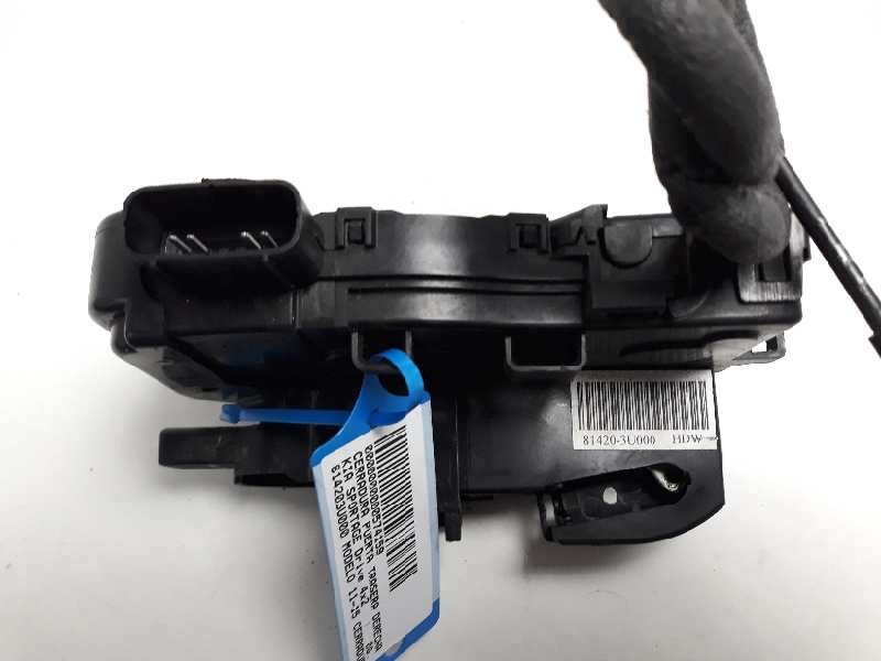Recambio de cerradura puerta trasera derecha para kia sportage drive 4x2 referencia OEM IAM 814203U000  