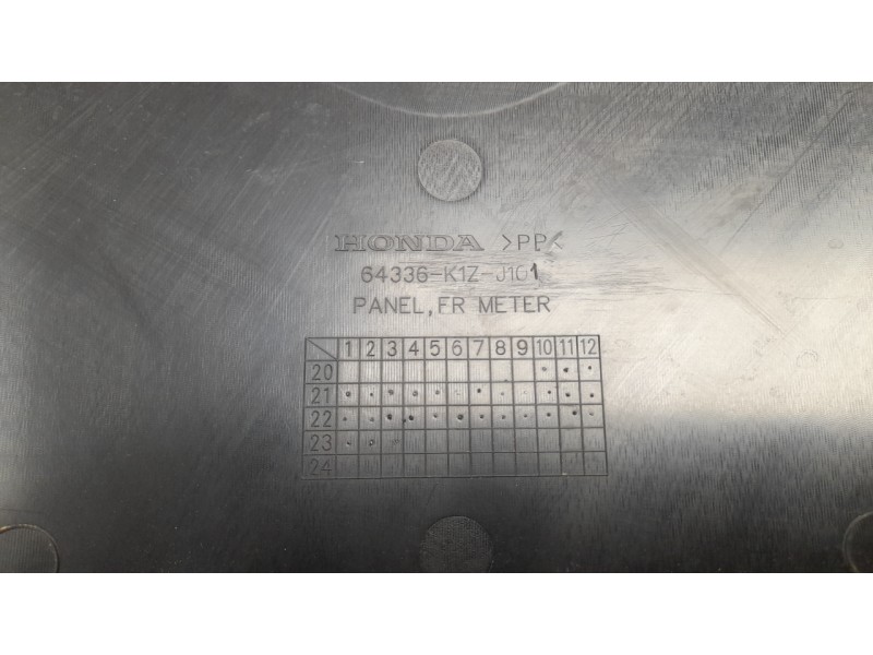 Recambio de moldura para honda pcx 125 referencia OEM IAM 64336K1ZJ101  