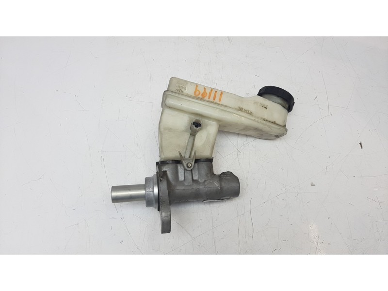 Recambio de bomba freno para kia venga 1.6 crdi cat referencia OEM IAM 585101P200  