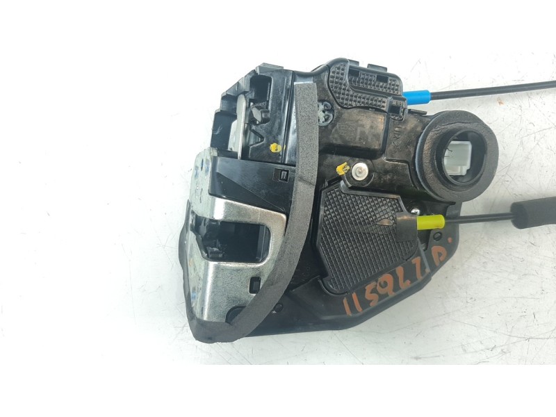 Recambio de cerradura puerta trasera derecha para toyota corolla (e21) referencia OEM IAM A084219  