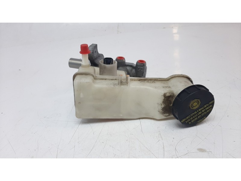 Recambio de bomba freno para kia venga 1.6 crdi cat referencia OEM IAM 585101P200  