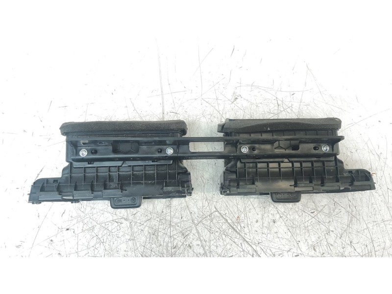 Recambio de rejilla aireadora para kia niro referencia OEM IAM 97410G5AA0  