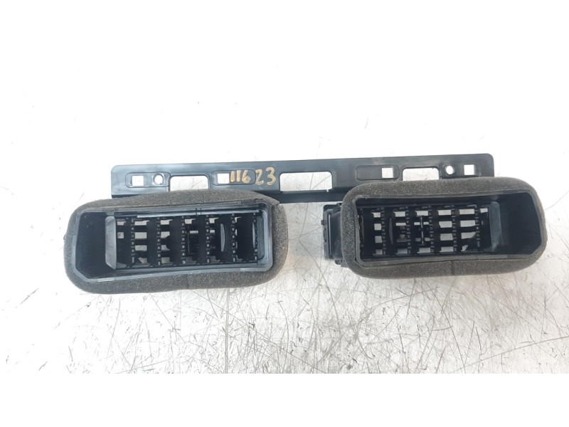 Recambio de rejilla aireadora para kia niro referencia OEM IAM 97410G5AA0  