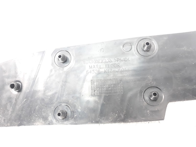 Recambio de moldura para honda pcx 125 referencia OEM IAM 64326K1ZJ101  