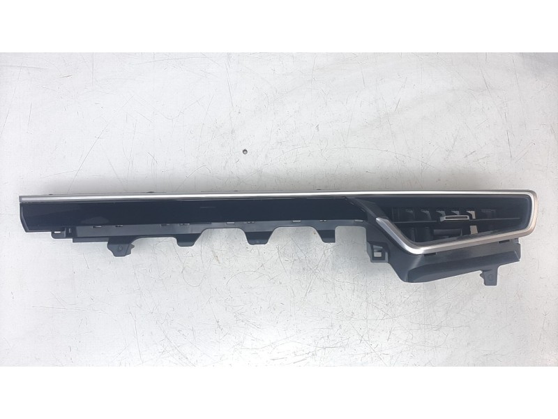 Recambio de rejilla aireadora para toyota corolla (e21) referencia OEM IAM 5566002510 5566002520 