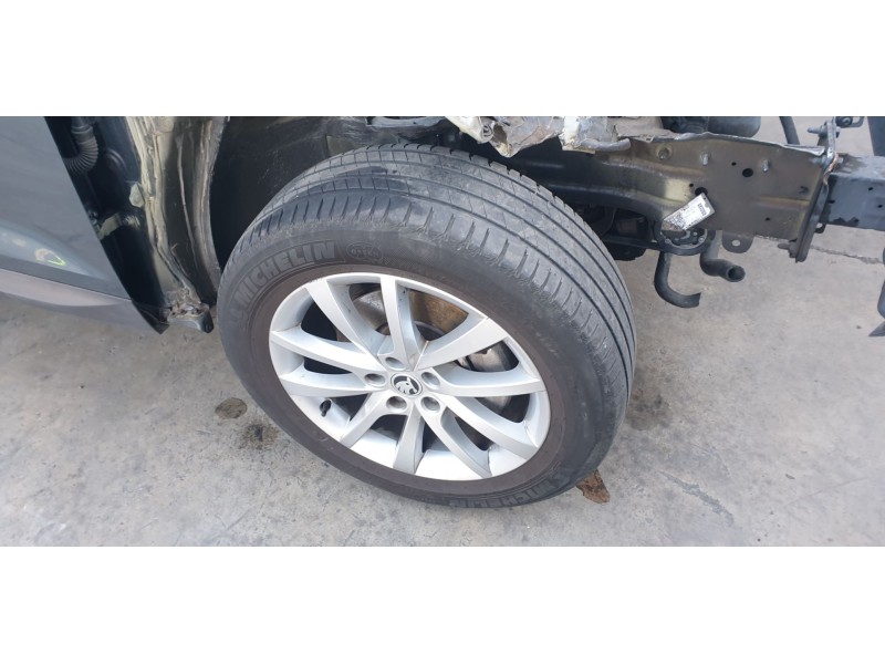 Recambio de mangueta delantera derecha para skoda kodiaq ambition referencia OEM IAM 5QM407254  