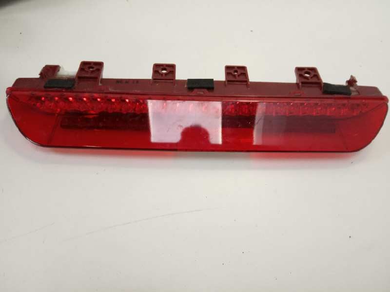 Recambio de luz central de freno para kia sportage drive 4x2 referencia OEM IAM 927003W  