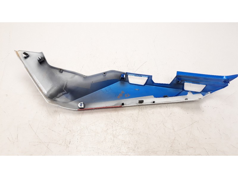 Recambio de moldura para honda crf 1100l africa twin referencia OEM IAM 83600MKSEC0ZA  