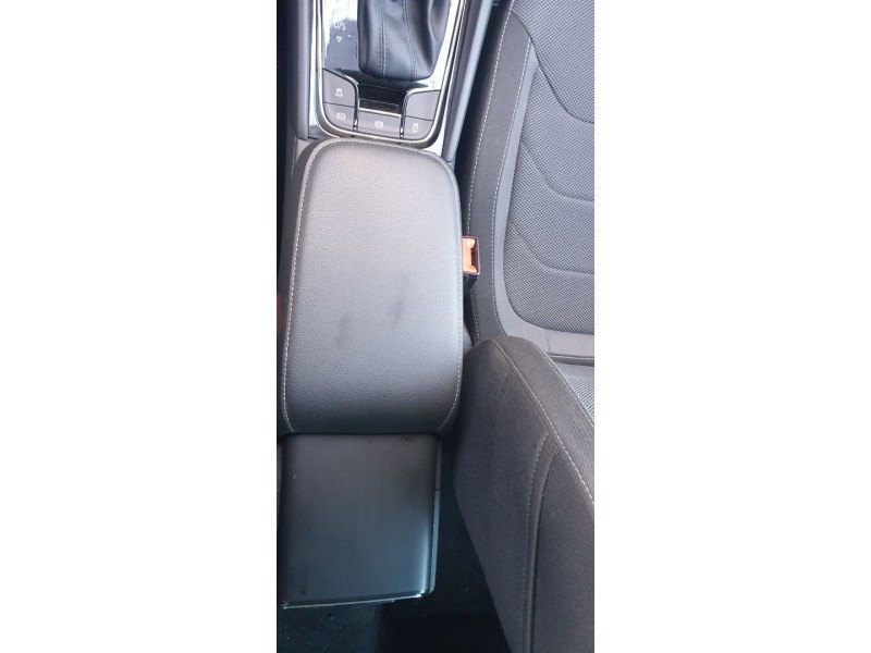 Recambio de apoyabrazos central para skoda kodiaq ambition referencia OEM IAM 565864207  